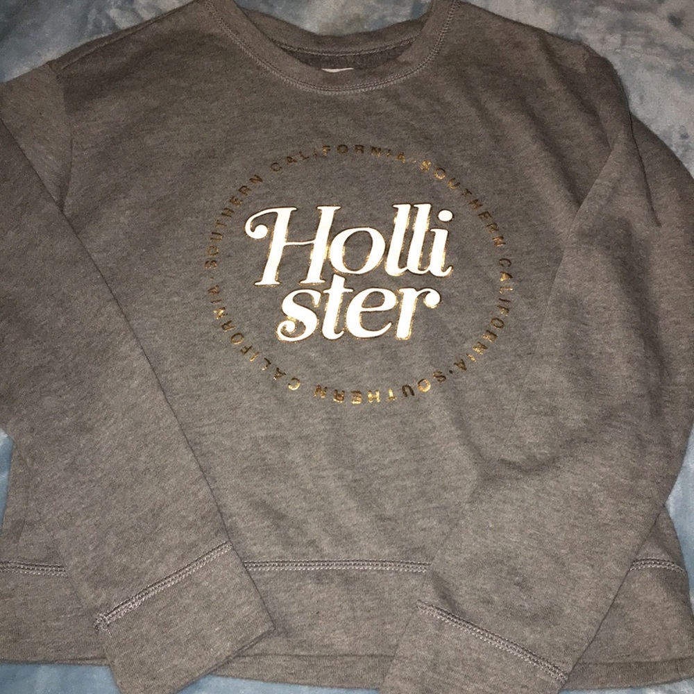 Hollister sweater